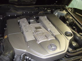 メルセデス・ベンツG55AMGのV8コンプレッサーエンジン