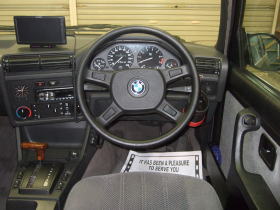 BMW320iACschnitzerのコックピット