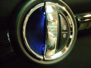 BMWミニクーパーSの内装ドアハンドル