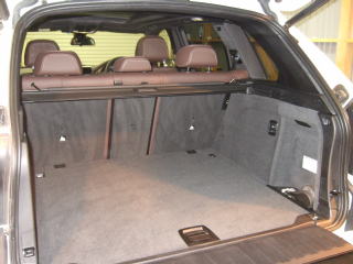 BMWX5の荷室